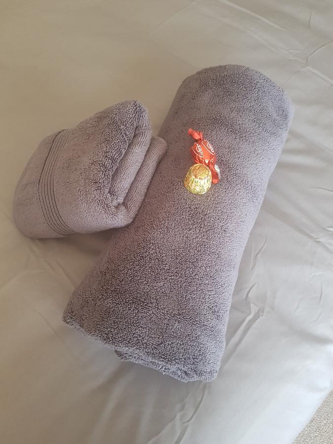 6 On Capella Guesthouse Primrose ภายนอก รูปภาพ