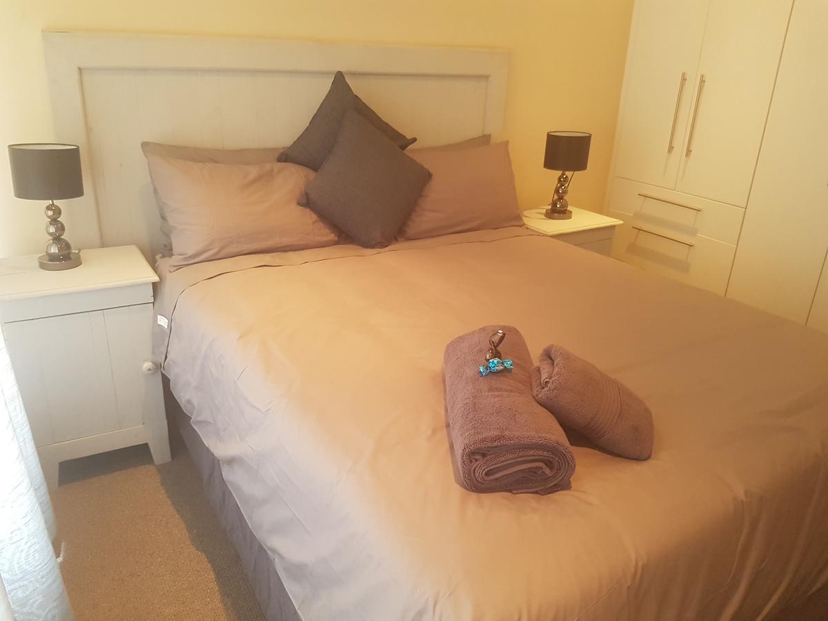 6 On Capella Guesthouse Primrose ภายนอก รูปภาพ