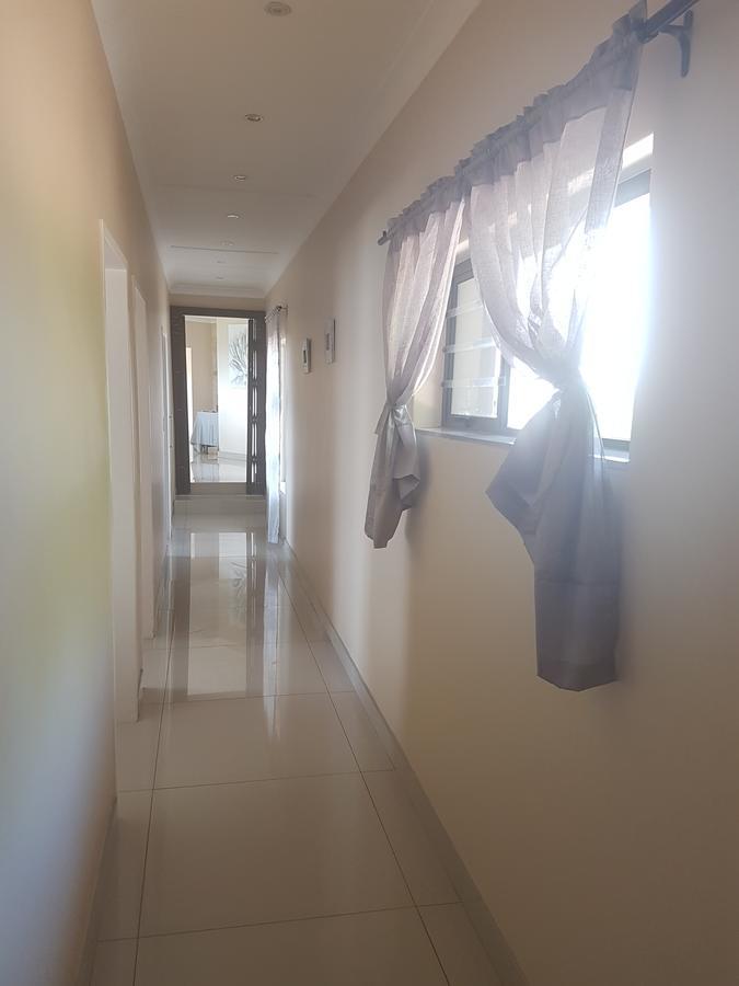 6 On Capella Guesthouse Primrose ภายนอก รูปภาพ