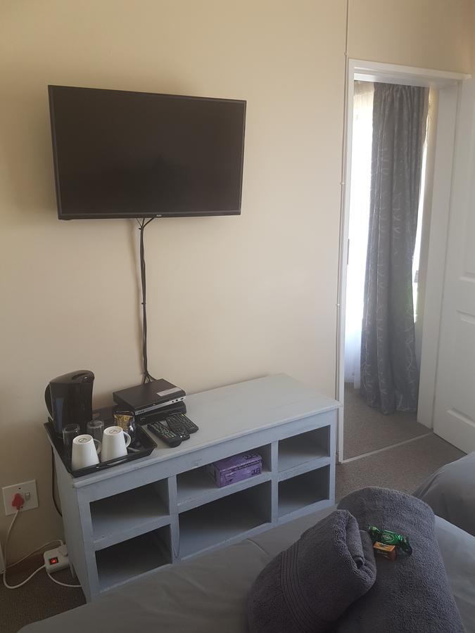6 On Capella Guesthouse Primrose ภายนอก รูปภาพ